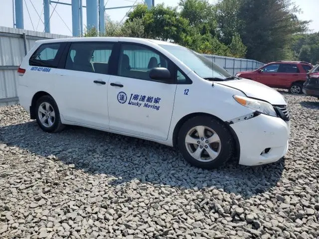 2013 TOYOTA SIENNA   