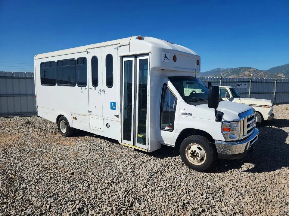 2017 FORD ECONOLINE E450 SUPER DUTY CUTAWAY VAN  