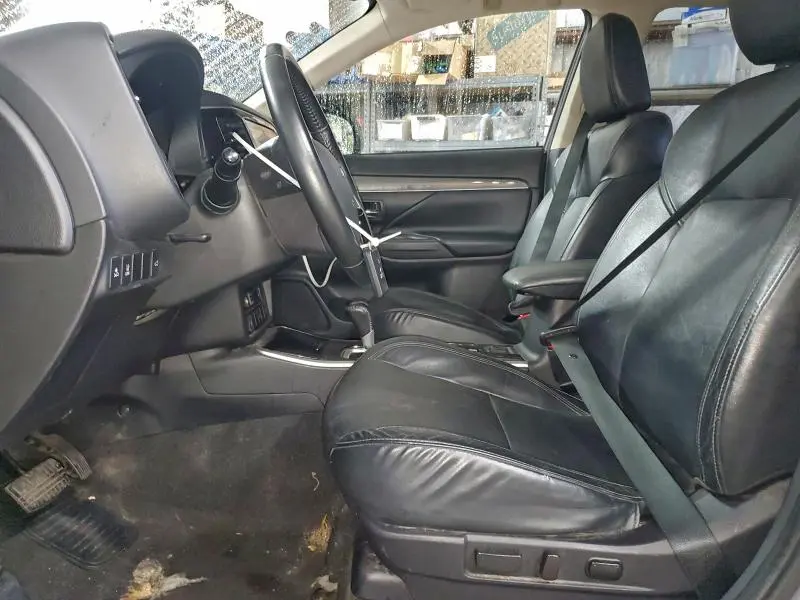 2020 MITSUBISHI OUTLANDER SE  