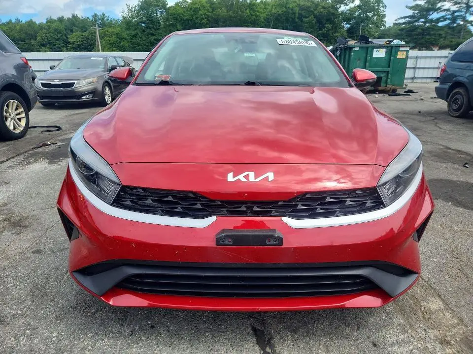 2023 KIA FORTE LXS  