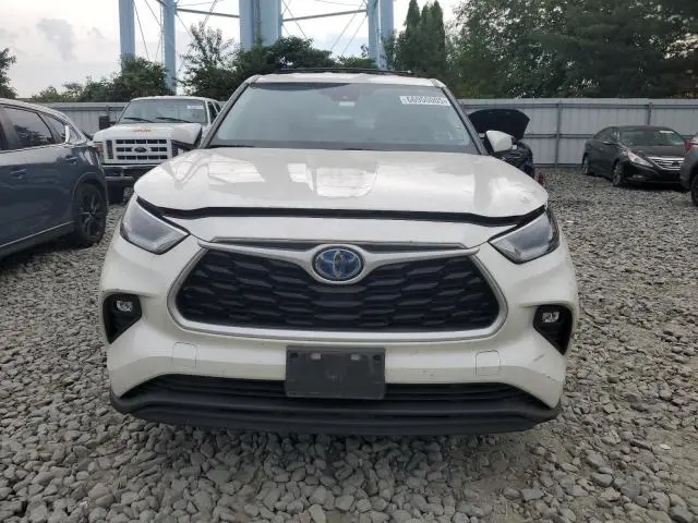 2021 TOYOTA HIGHLANDER HYBRID LE  