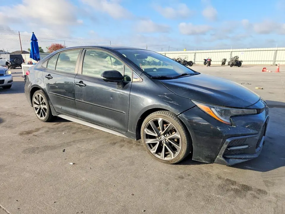 2020 TOYOTA COROLLA SE  