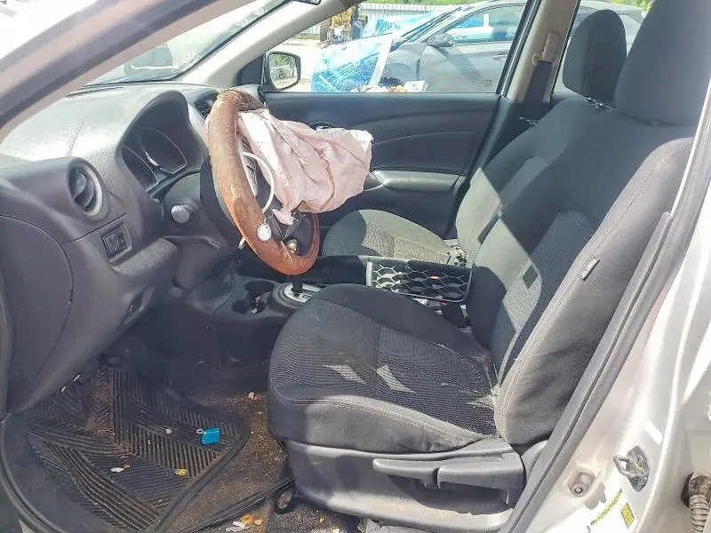 2018 NISSAN VERSA SV  