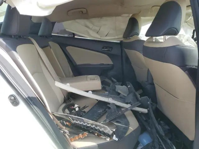 2016 TOYOTA PRIUS   