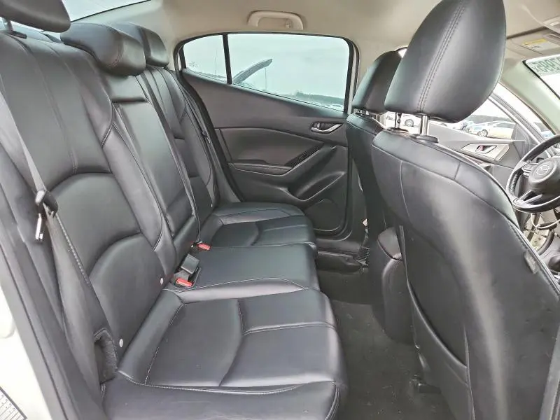 2017 MAZDA 3 TOURING  