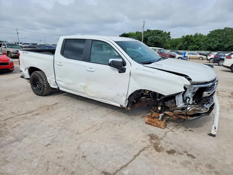 2026 CHEVROLET SILVERADO K1500 LT  