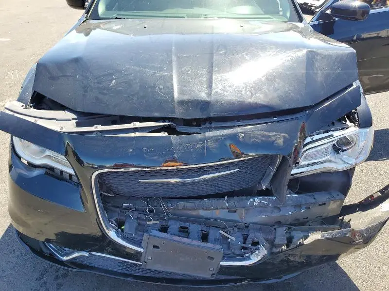 2016 CHRYSLER 300 LIMITED  