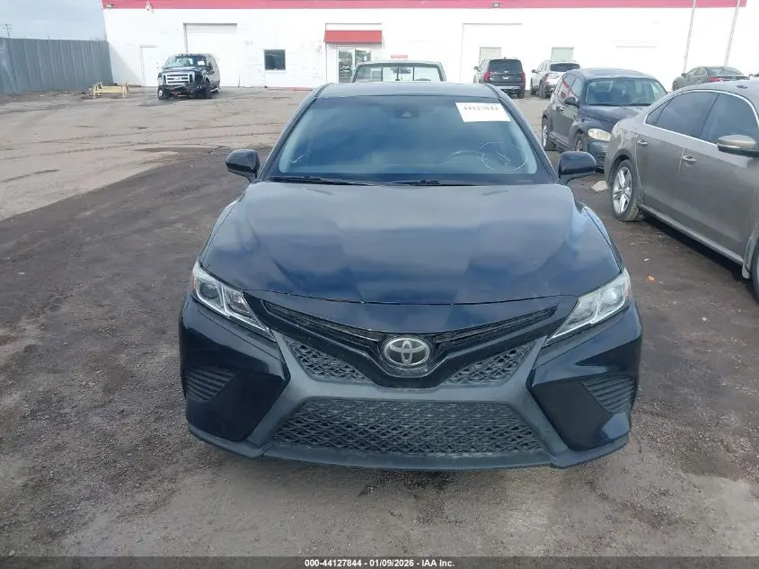 2018 TOYOTA CAMRY SE