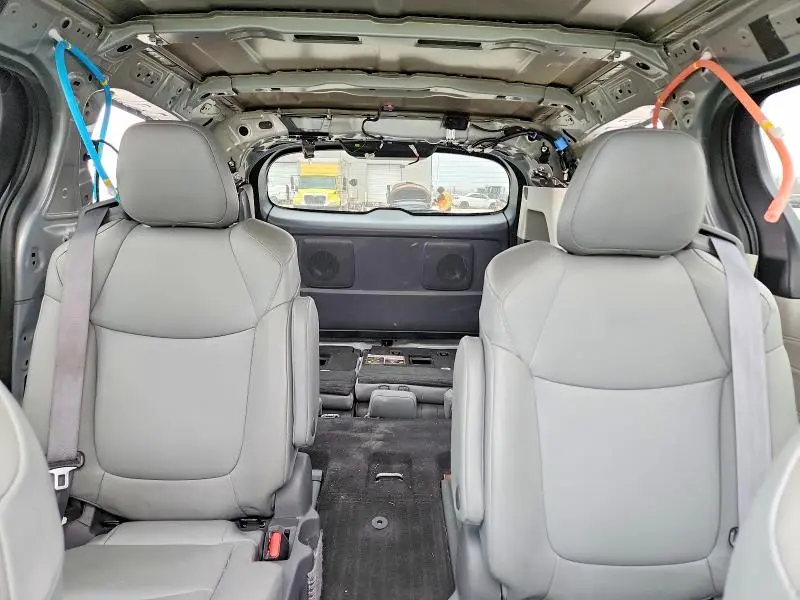2021 TOYOTA SIENNA   