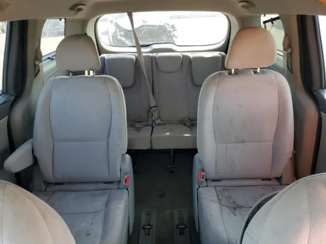 2016 KIA SEDONA LX