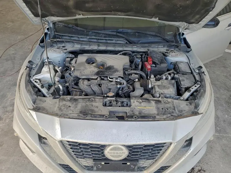 2019 NISSAN ALTIMA SR  