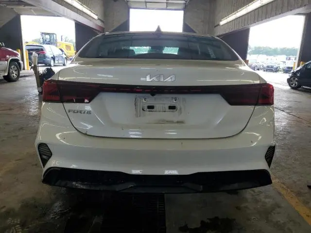 2023 KIA FORTE LX  