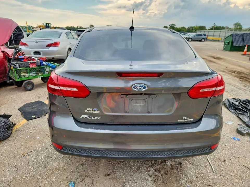 2016 FORD FOCUS SE  