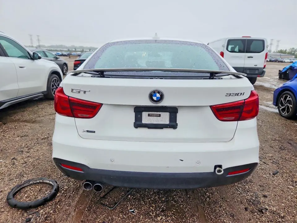 2018 BMW 330 XIGT  