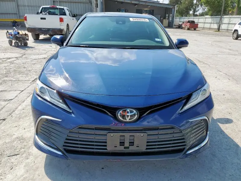 2024 TOYOTA CAMRY XLE  