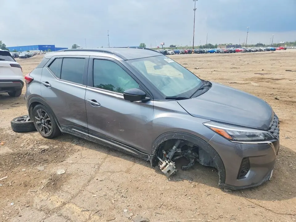 2023 NISSAN KICKS SR  