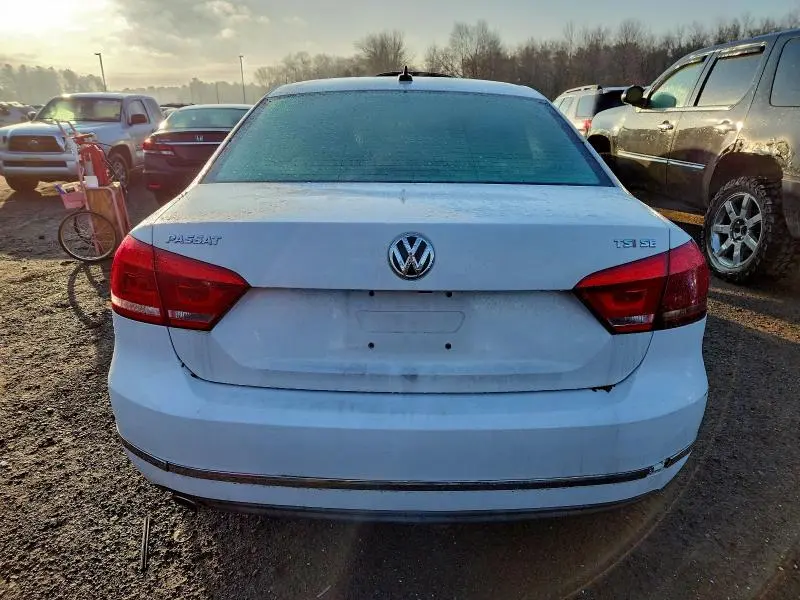 2015 VOLKSWAGEN PASSAT SE  