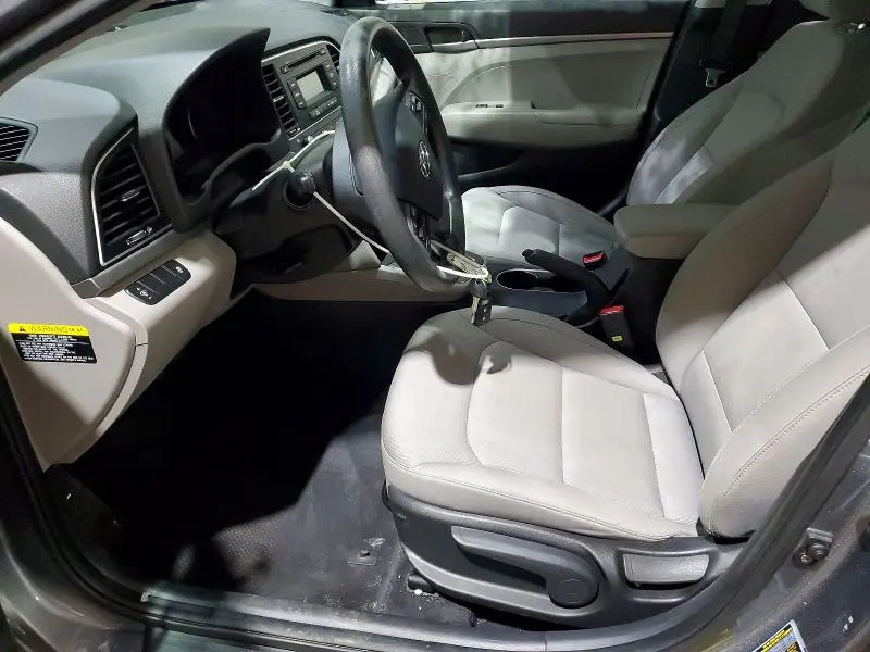 2018 HYUNDAI ELANTRA SE  