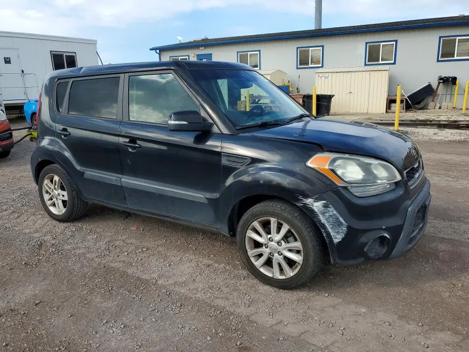 2013 KIA SOUL +  
