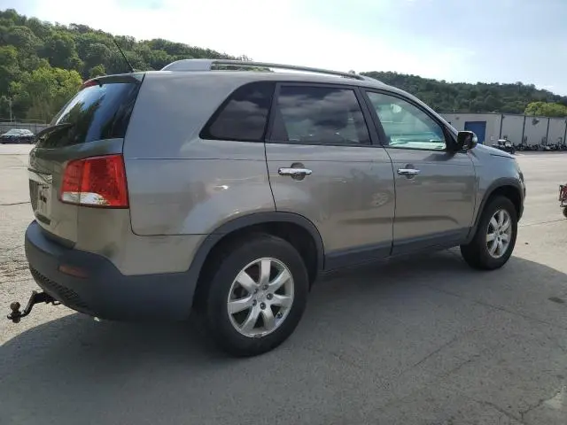 2011 KIA SORENTO BASE  