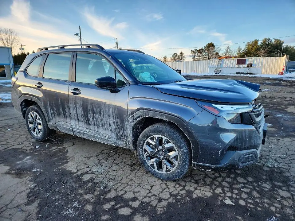 2025 SUBARU FORESTER   