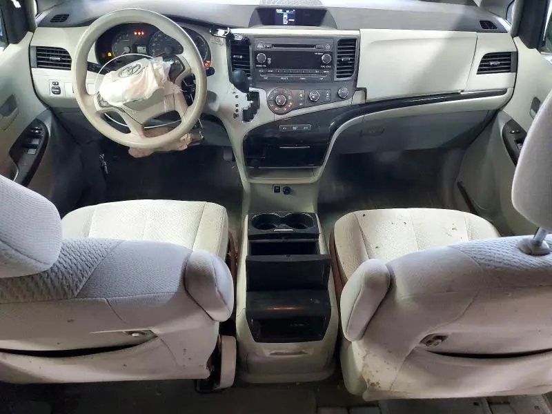 2011 TOYOTA SIENNA LE  