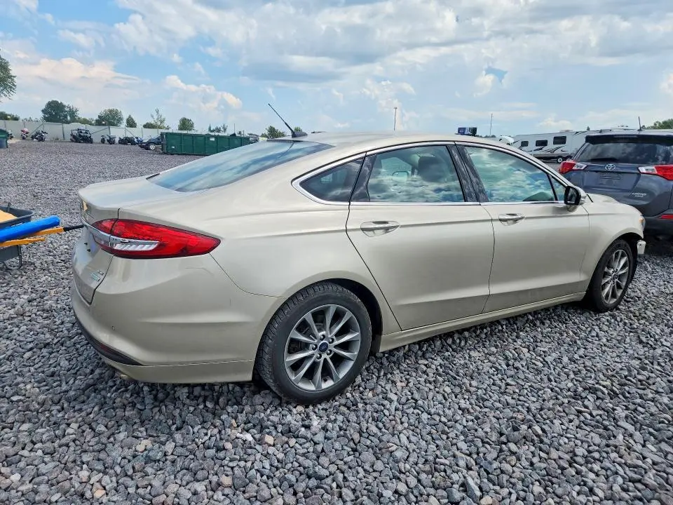 2017 FORD FUSION SE  