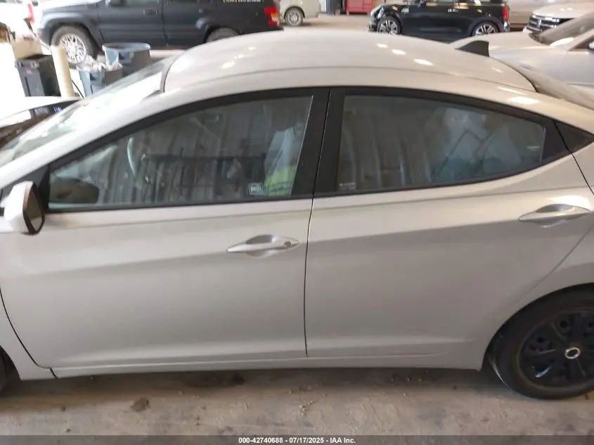 2016 HYUNDAI ELANTRA SE