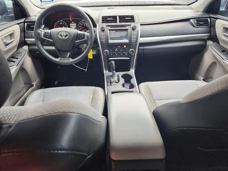 2016 TOYOTA CAMRY SE  