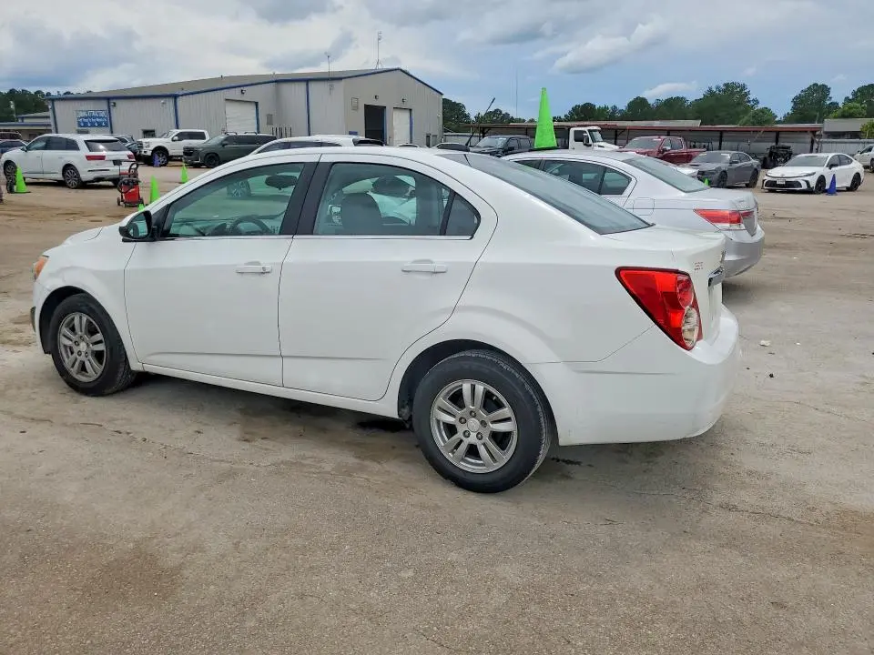 2015 CHEVROLET SONIC LT  