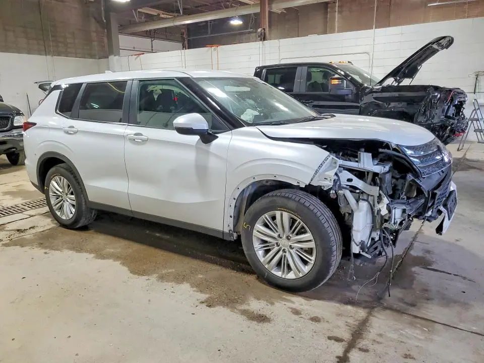 2023 MITSUBISHI OUTLANDER ES  