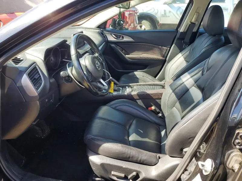 2018 MAZDA 3 TOURING  