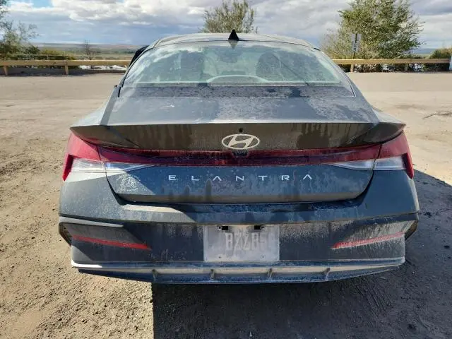 2024 HYUNDAI ELANTRA SE  