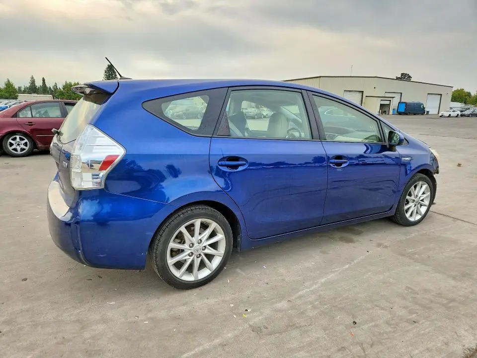 2014 TOYOTA PRIUS V FIVE  