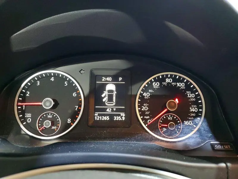 2014 VOLKSWAGEN TIGUAN S  