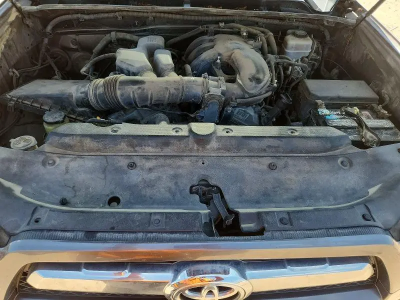 2010 TOYOTA 4RUNNER SR5  