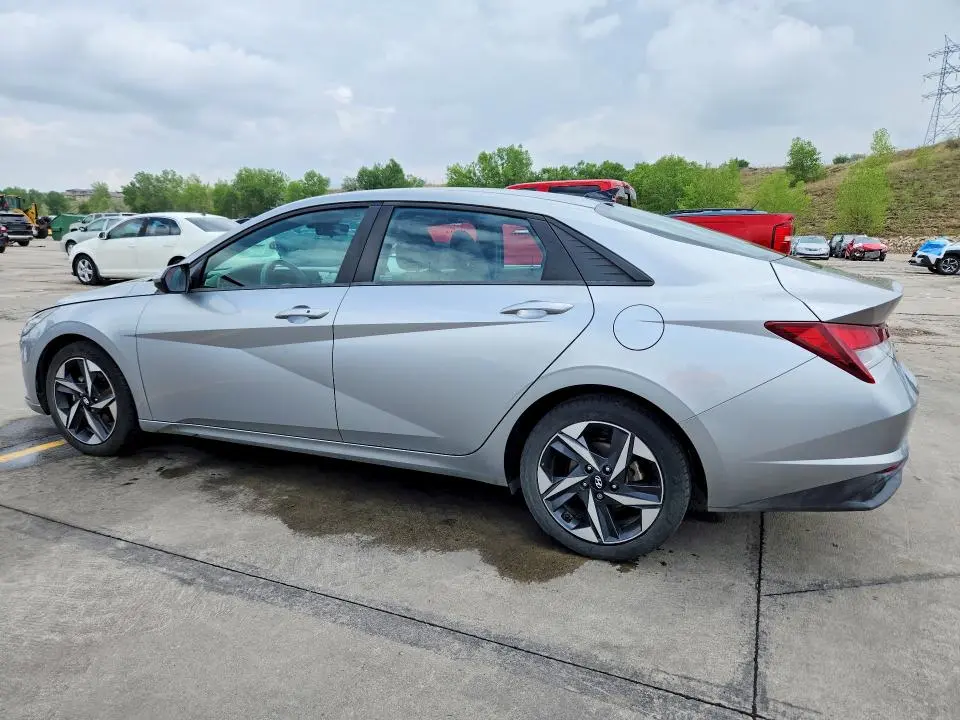 2023 HYUNDAI ELANTRA SEL  