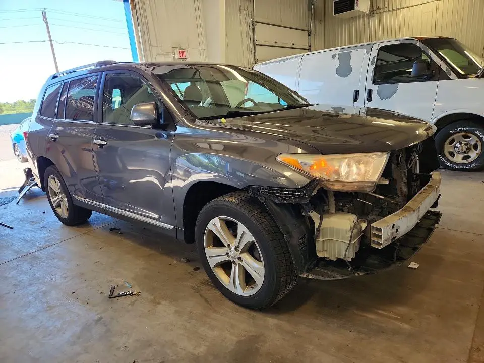 2013 TOYOTA HIGHLANDER LIMITED  