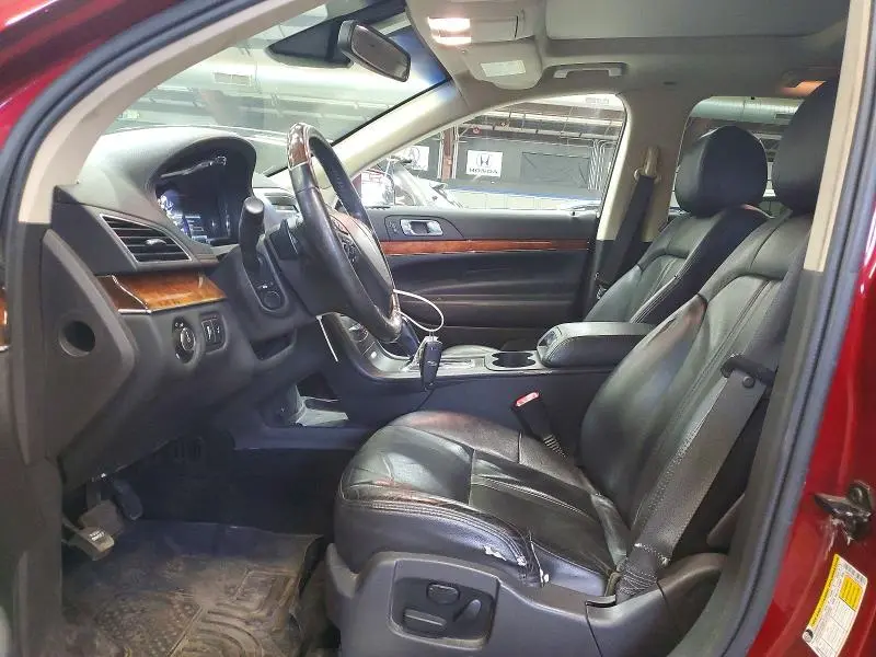 2016 LINCOLN MKT   