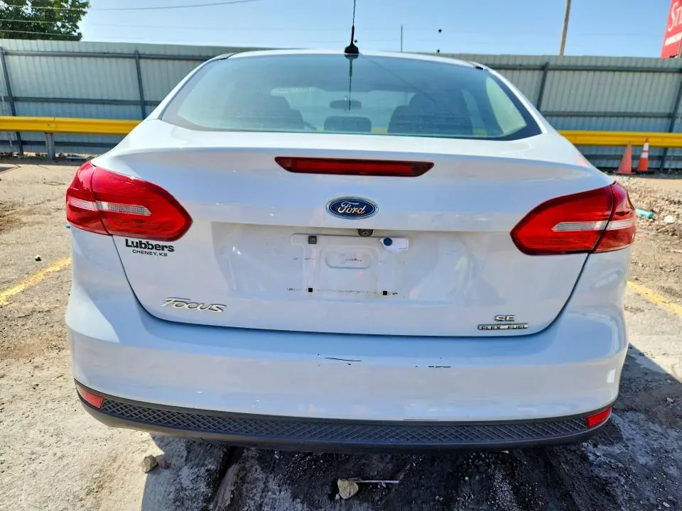 2016 FORD FOCUS SE  