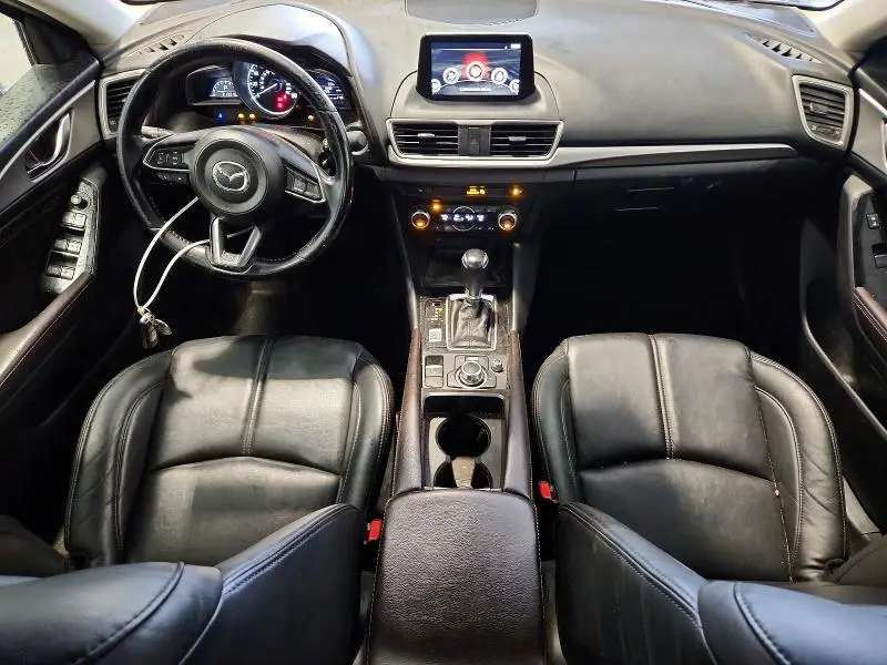 2018 MAZDA 3 TOURING  