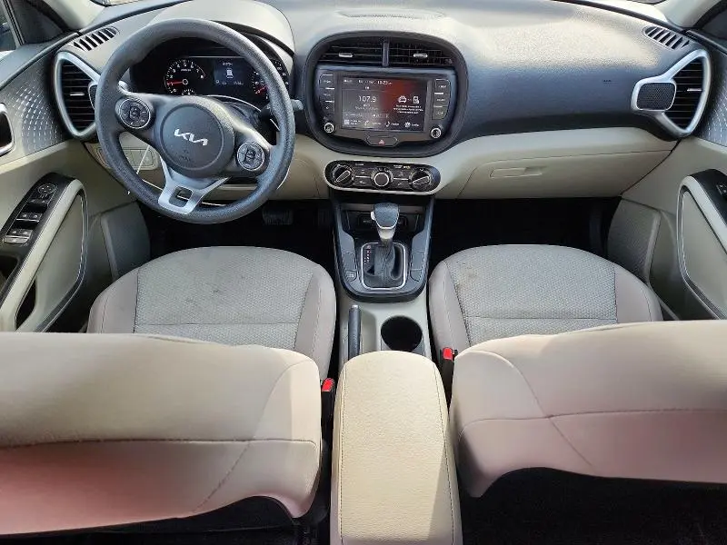 2022 KIA SOUL LX  