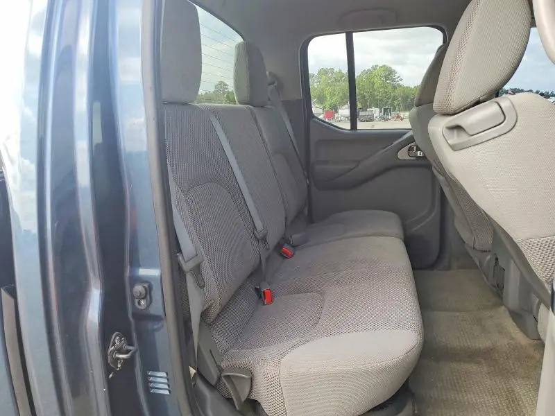 2013 NISSAN FRONTIER S  