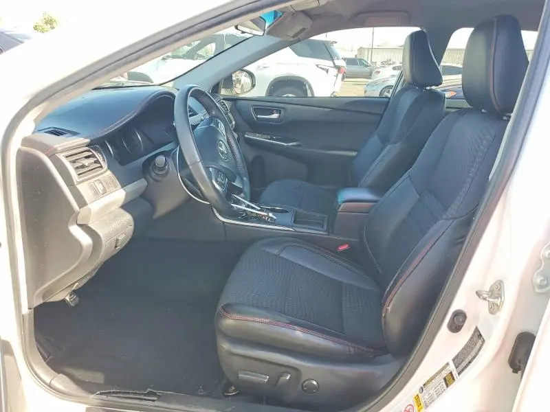 2015 TOYOTA CAMRY SE  