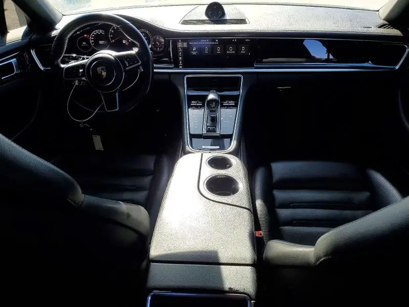 2017 PORSCHE PANAMERA 2  