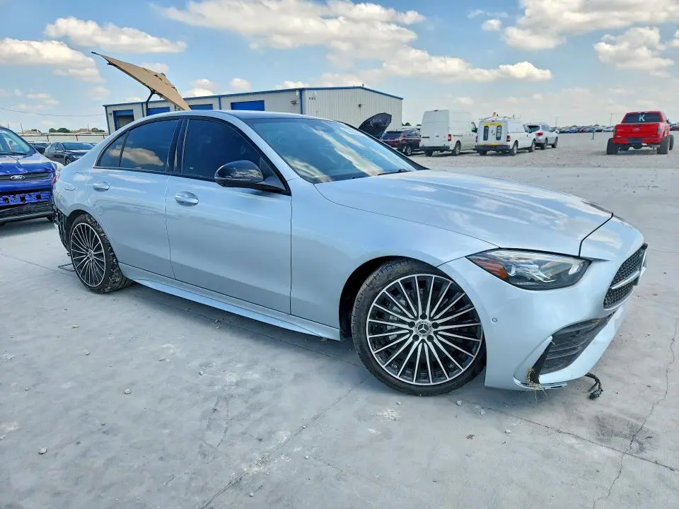 2025 MERCEDES-BENZ C 300  
