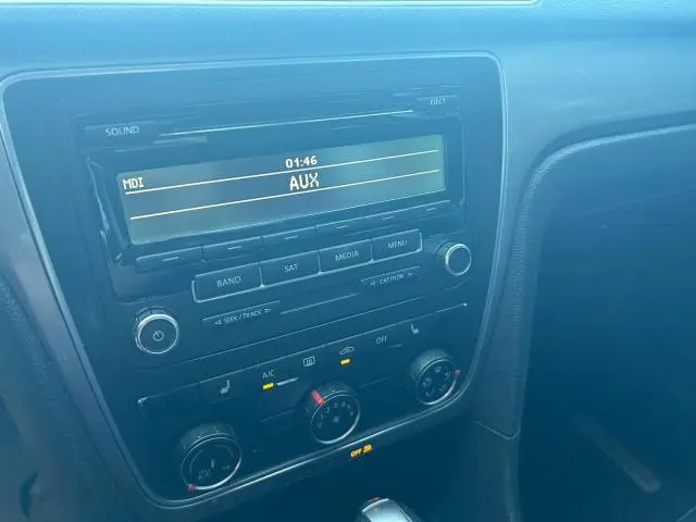 2015 VOLKSWAGEN PASSAT S  