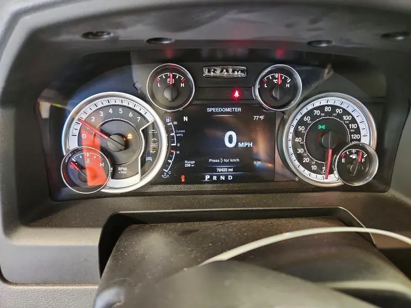 2016 RAM 1500 SLT  