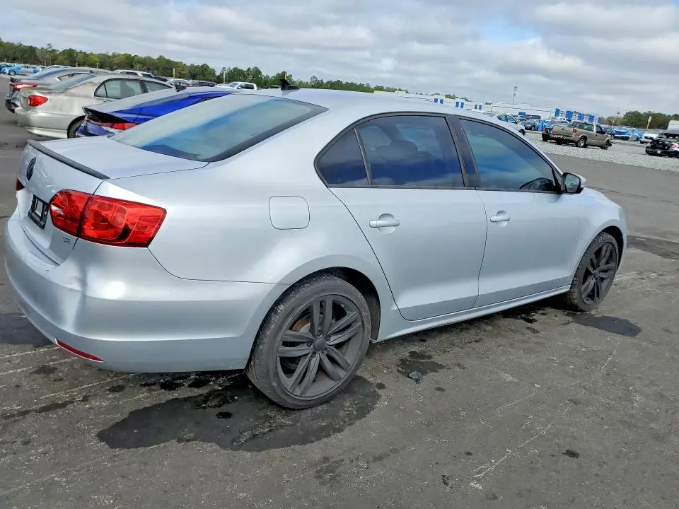 2014 VOLKSWAGEN JETTA SE  