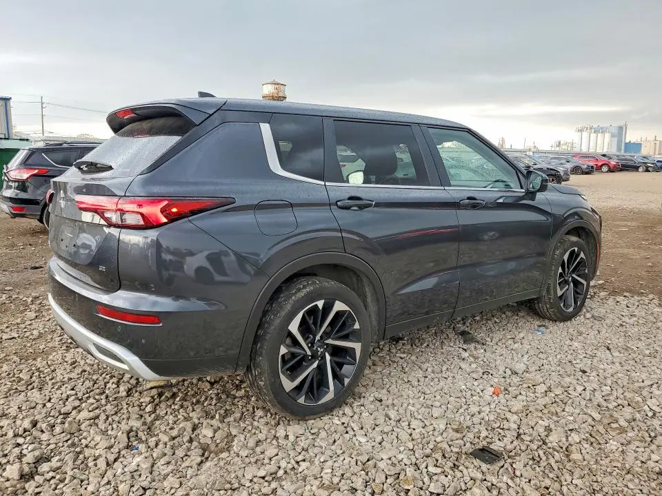 2024 MITSUBISHI OUTLANDER SE  